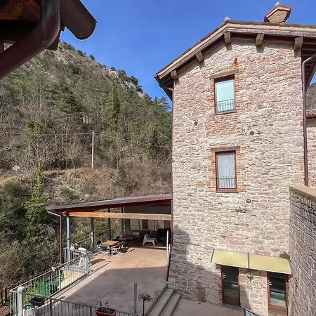 1 Bedroom Beautiful In Апартаменты Губбио