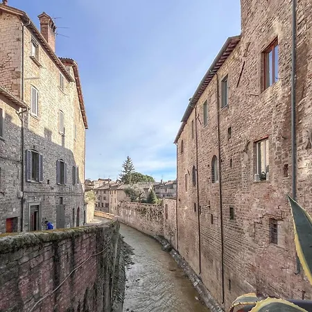 Apartament Lovely In With Wifi Gubbio