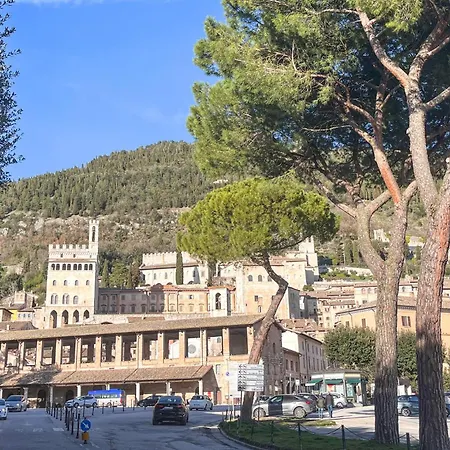 1 Bedroom Beautiful In Apartamento Gubbio